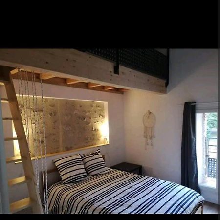 Duplex Refait A Neuf Dans Vieille Batisse Villa พุราเดส์ ภายนอก รูปภาพ